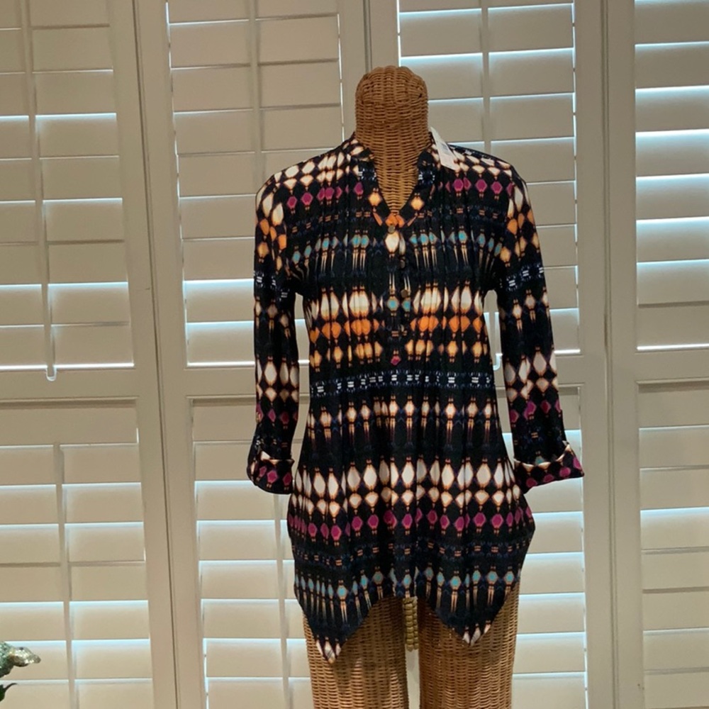 New Directions Black and Pink Patterned Blouse
